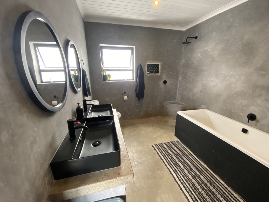 4 Bedroom Property for Sale in Shelley Point Western Cape